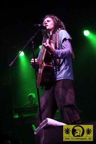 Martin Zobel (D) with The Soulrise Band 16. Chiemsee Reggae Festival, Übersee - Tent Stage 29. August 2010 (11).JPG